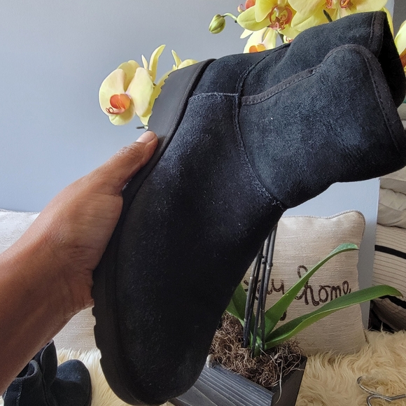 UGG Black Winter Boots - Picture 5 of 12